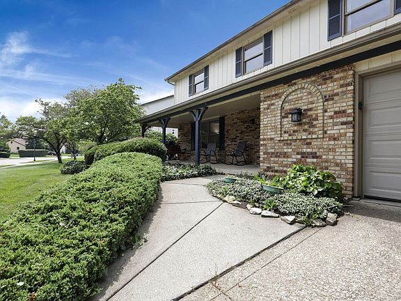 4th image of 97 Nicole Dr