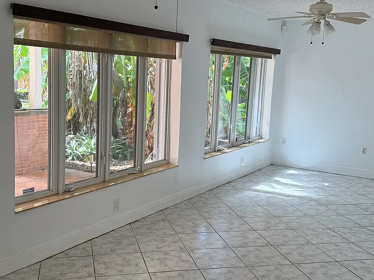 2503 N Ocean Dr — Photo 16