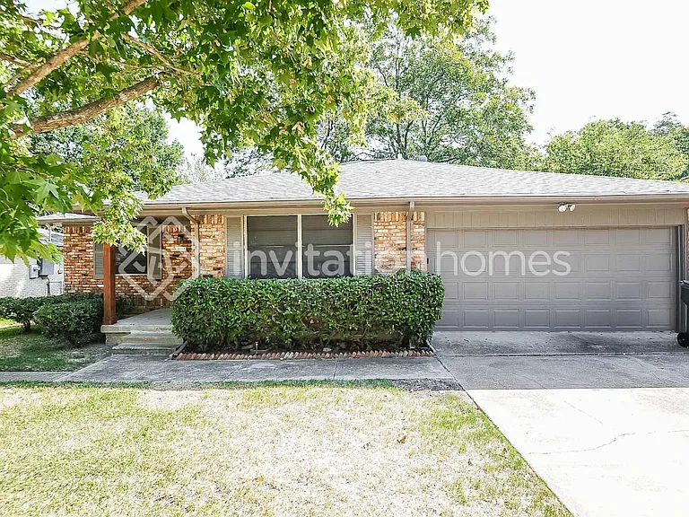 8514 Sweetwater Dr — Photo 1