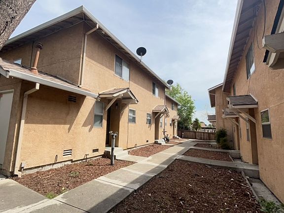 4th image of 1693 Mono Ave APT 01