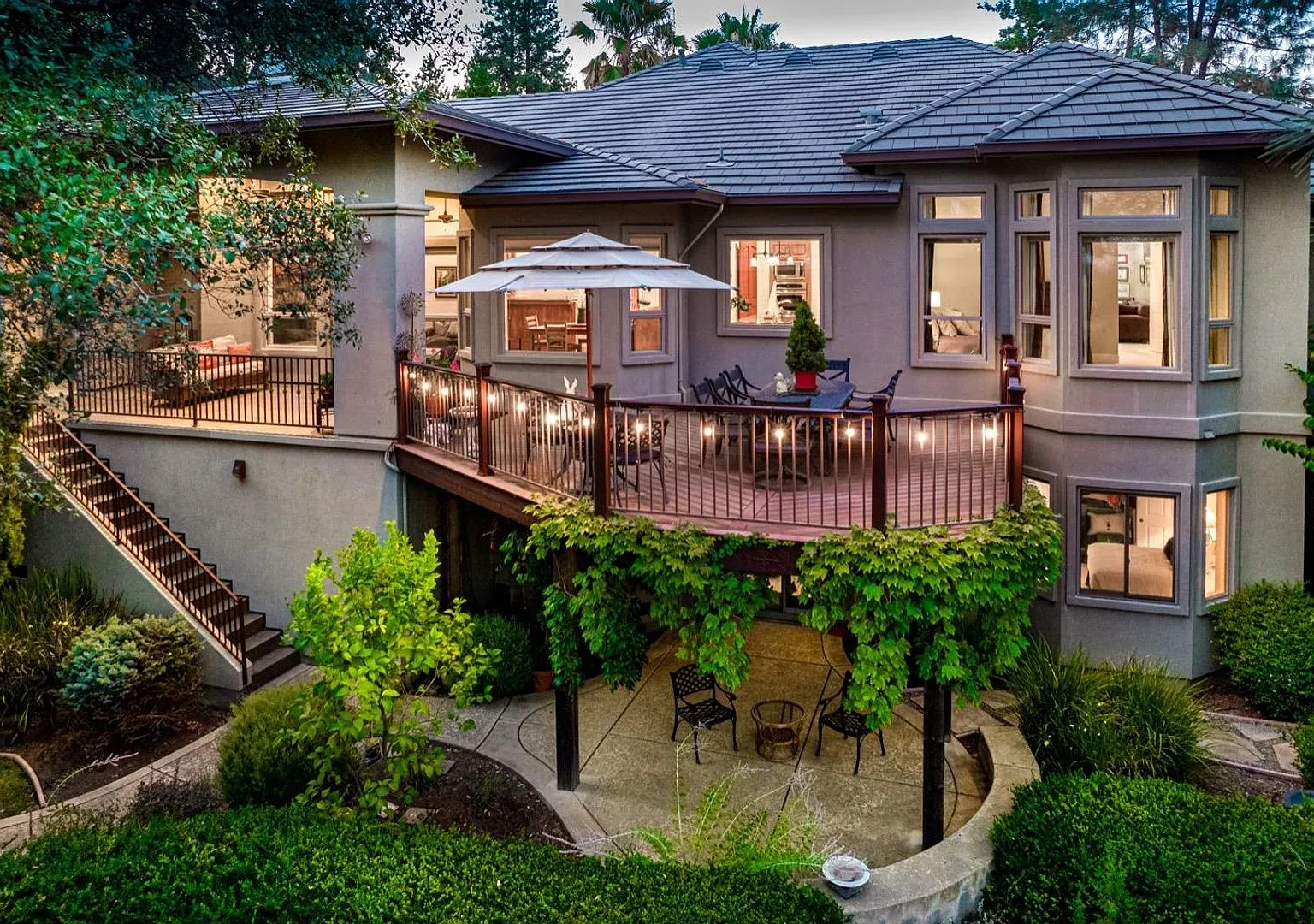 Stunning 4-Bedroom Home in Prestigious Winchester Country Club Community — Photo 1