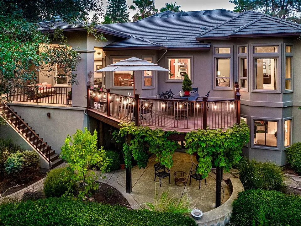 1109 Holly Leaf Ln