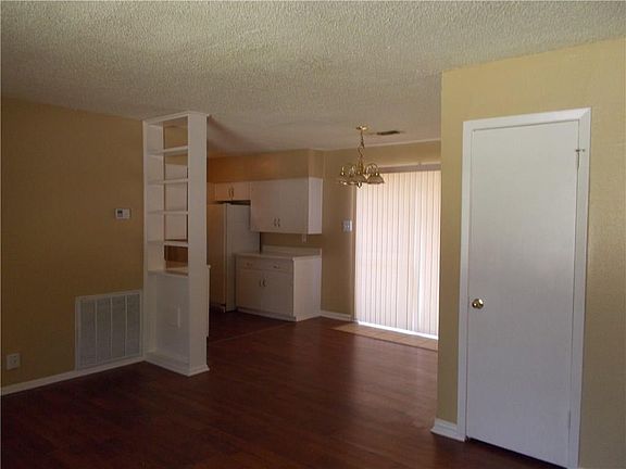 3rd image of 1327 Juanita St