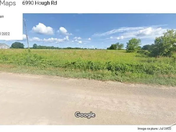 Hough Rd, Almont, MI 48003