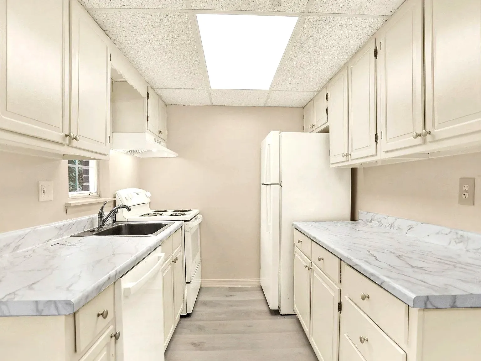 2 bed, 1.5 bath, $1,295 — Photo 2