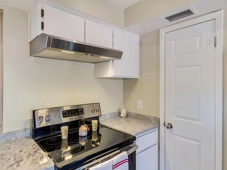 918 S Melody Ln — Photo 5