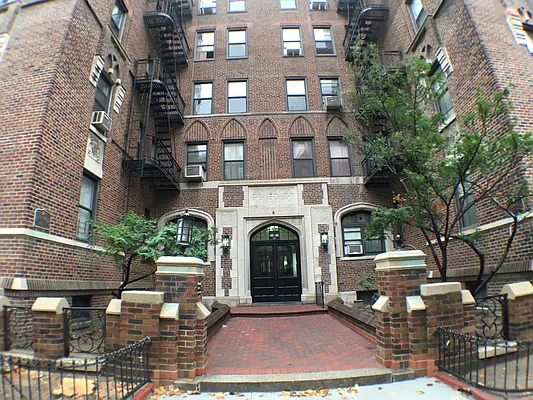 Rented by Kew Forest Realty Inc | media 10