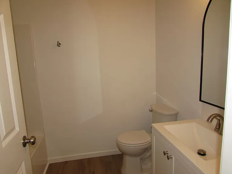 111 Dorchester Ln — Photo 6