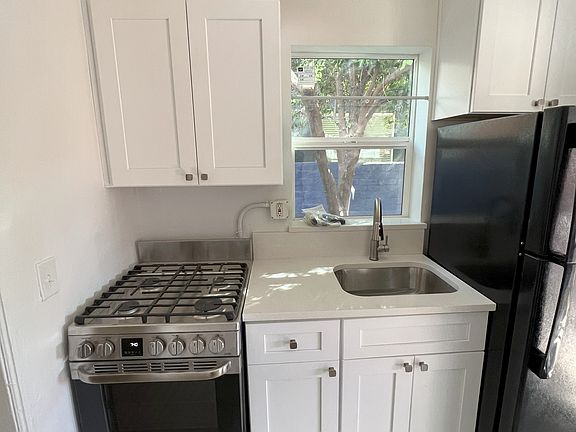 2nd image of 430 E 6th St #A