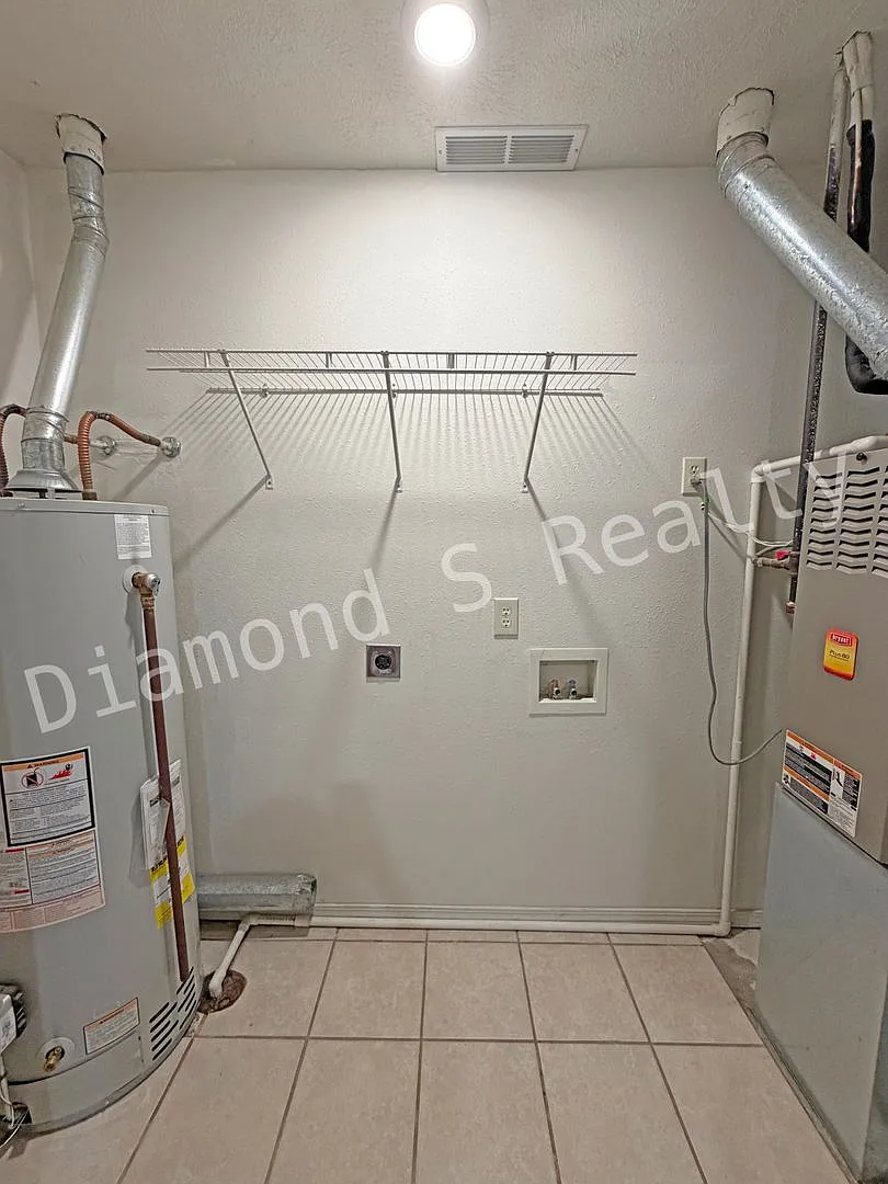 422 S Washington Ave, Walnut Grove — Photo 4