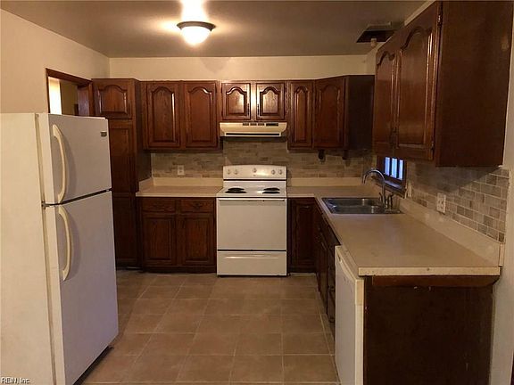 3rd image of 14109 Carrollton Blvd