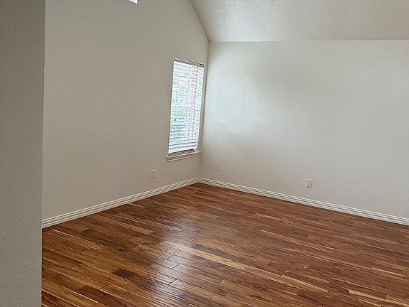 5th image of 912 Smokerise Cir