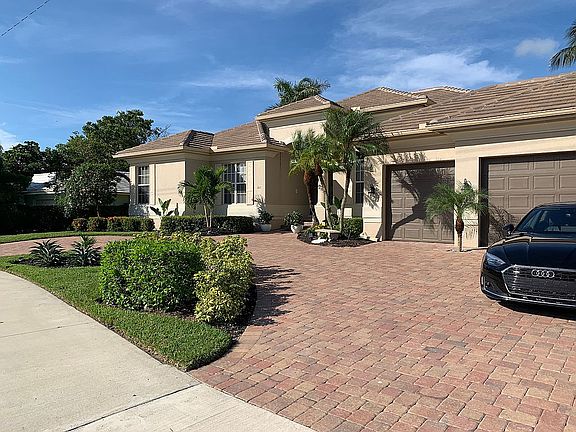 3rd image of 367 N Barfield Dr