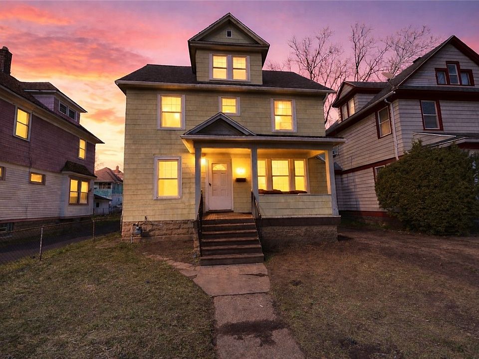 1st image of 160 Sawyer St