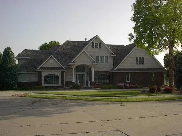 1005 Darrus Dr, Norfolk, NE 68701