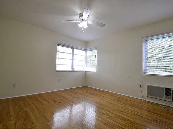 3rd image of 1995 Marseille Dr APT 1