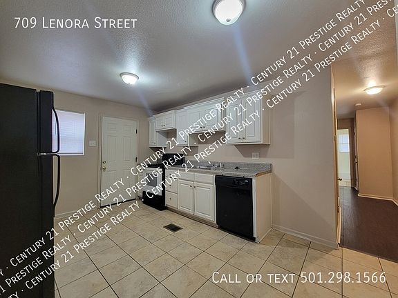 3rd image of 709 Lenora St #709