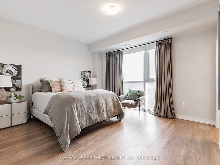 870 Queenston Rd #504 — Photo 29