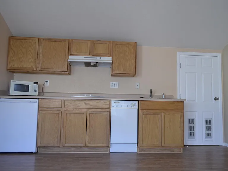 2304 Saint Paul Dr #B — Photo 13