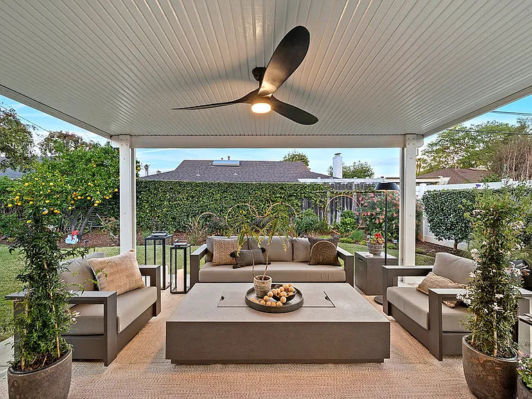 843 Bernard Dr — Photo 31