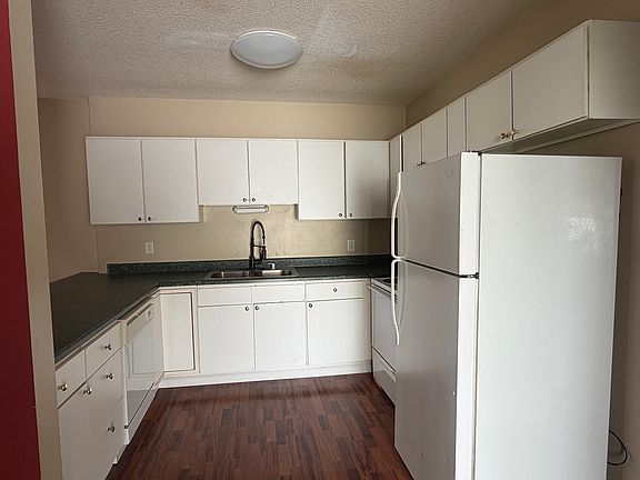 3rd image of 507 Unaka Ave E #2