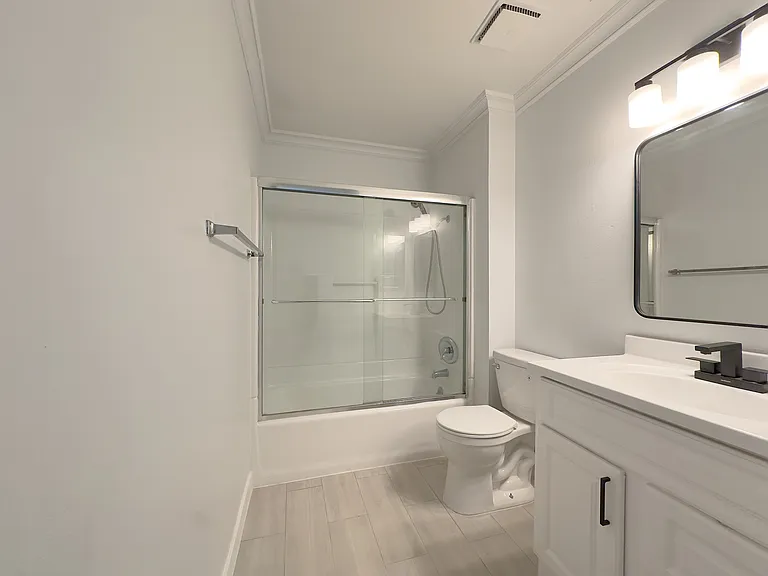 21828 Belshire Ave #15 — Photo 4