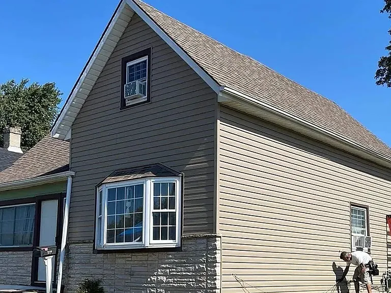 932 S Hinde St — Photo 1