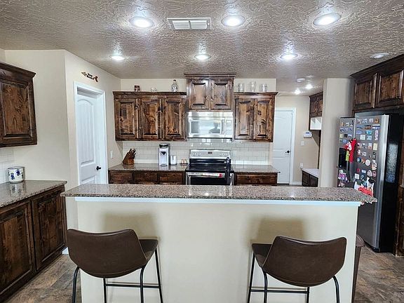 4th image of 2601 Northglen Dr