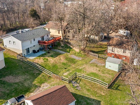 3rd image of 8819 Jasper Ln