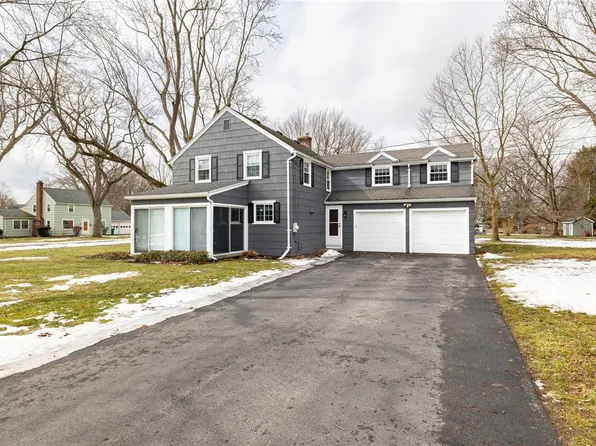 472 Weaver Rd, Webster, NY 14580