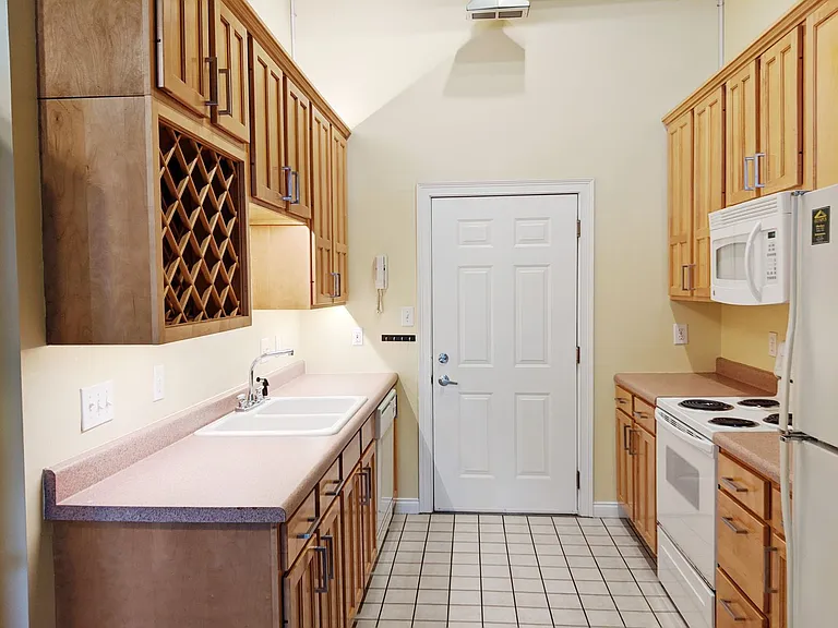 116 1/2 N Walnut St — Photo 13