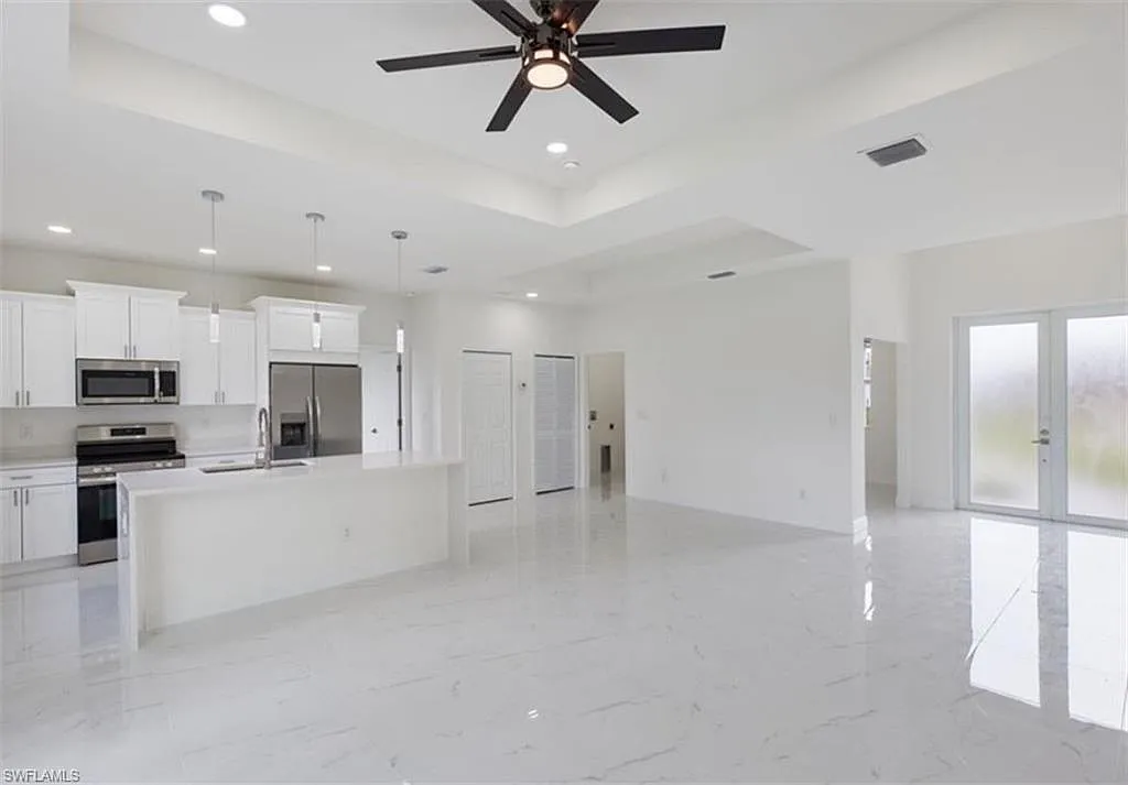 3 bed, 2.0 bath, 1630 sqft, $2,000 — Photo 3