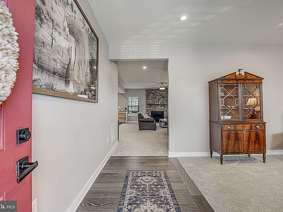 3rd image of 1214 City View Ln