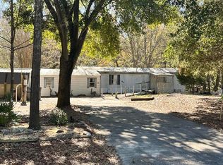 186 Stillwater Rd, Freeport, FL 32439