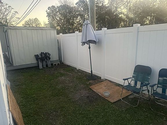 3rd image of 326 Holiday Acres Dr