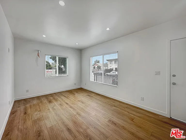 1814 S Longwood Ave — Photo 1