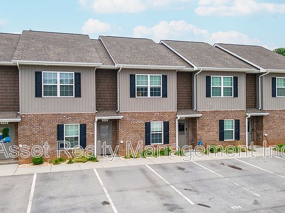 4th image of 926 Warrior Hill Dr #1