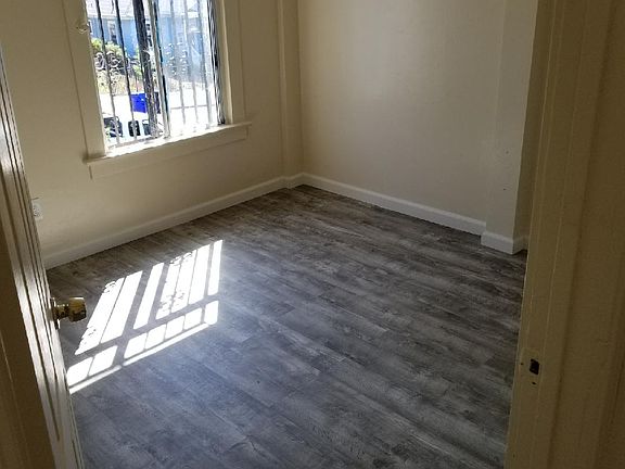 2nd image of 524 25th St