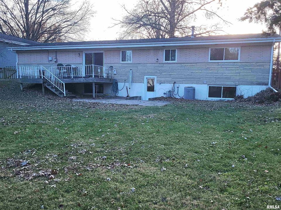 2nd image of 300 Kenyon Dr
