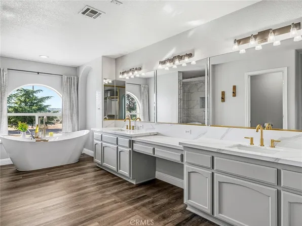 6232 Coriander Dr, Oak Hills, CA 92344