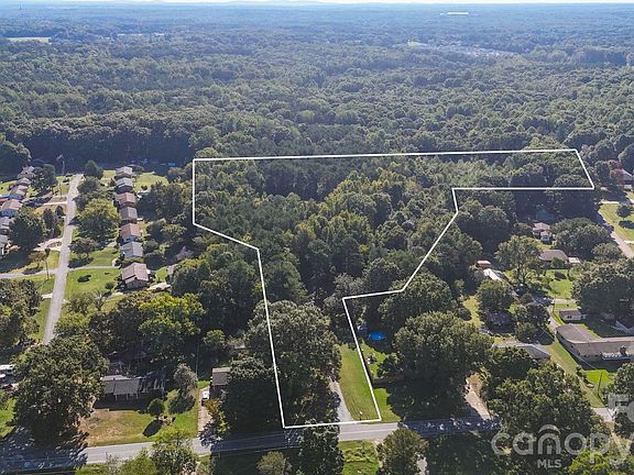 2nd image of 1749 Sells Rd