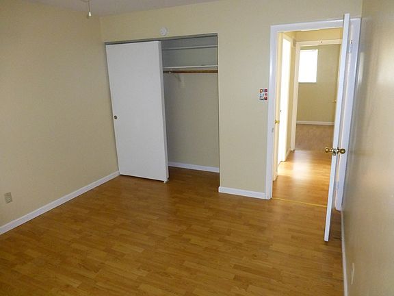 2nd image of 2345 Chaucer Ave APT 1