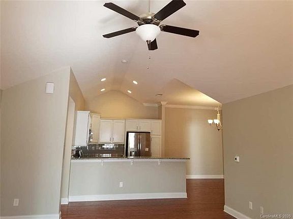 4th image of 1446 Somersby Cir #8C