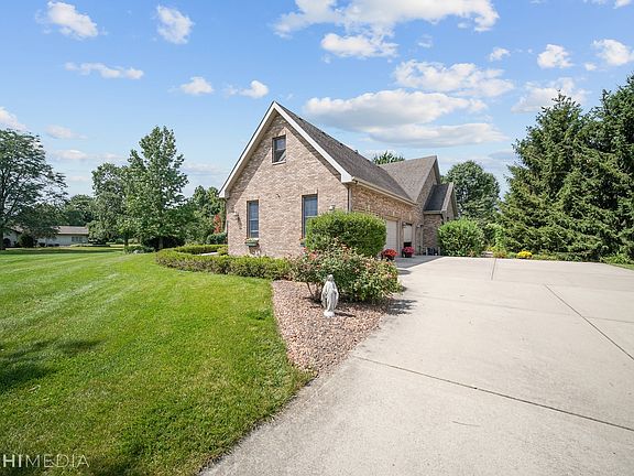 3rd image of 13935 Elizabeth Ln