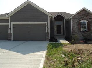 702 Englewood Dr, Kearney, MO 64060