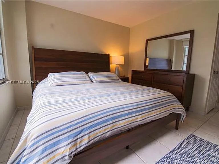 5151 Collins Ave #428 — Photo 7