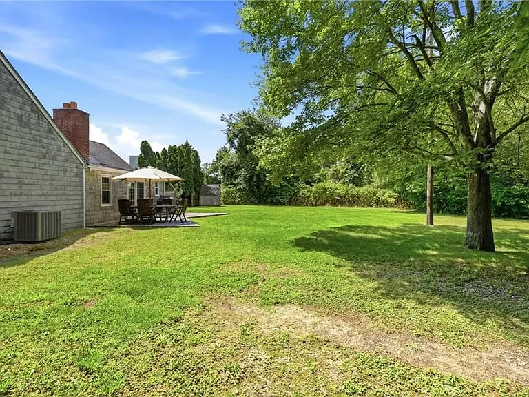 6 Lakewood Dr — Photo 43