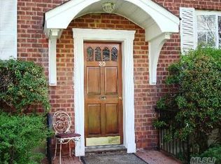 30 Nathan Hale Dr APT 72A, Huntington, NY 11743