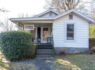 11 Iroquois St, Black Mountain, NC 28711