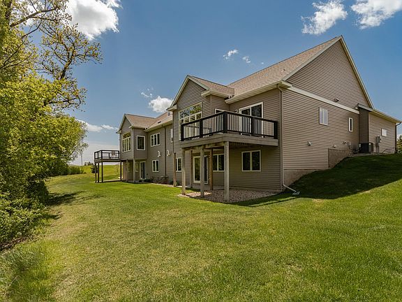 3rd image of 2824 Ivory Rd NE